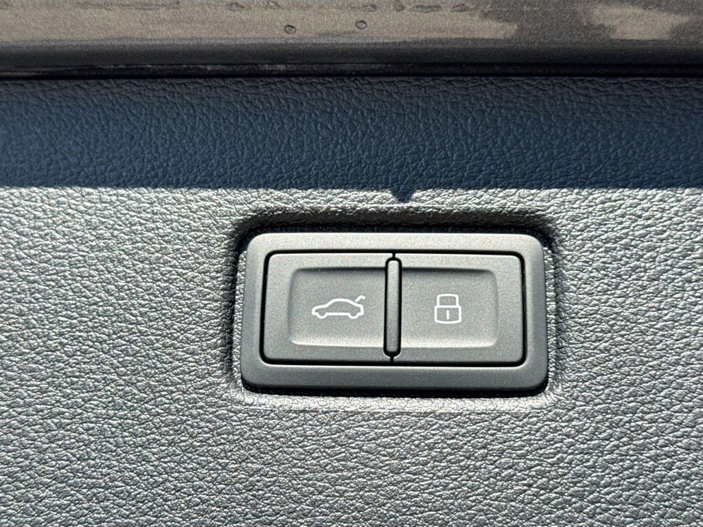 2026 Audi Q7 - Photo 12