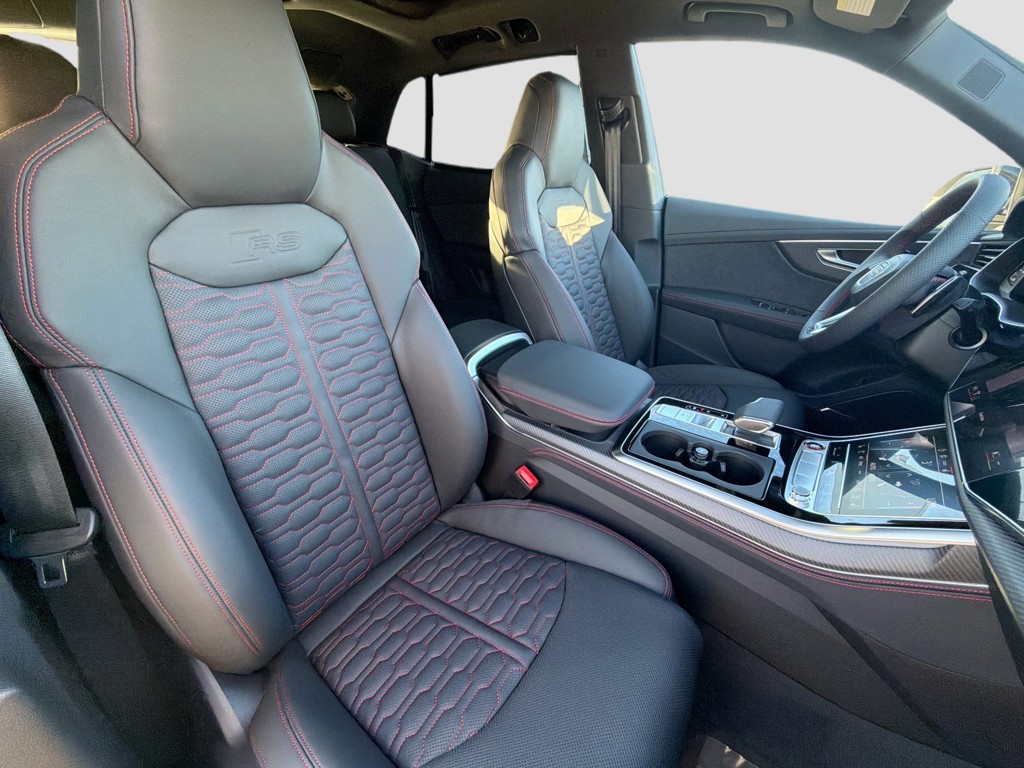 2026 Audi RS Q8 - Photo 14