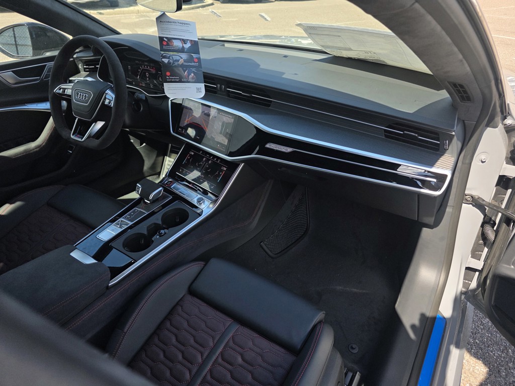 2026 Audi RS 7 - Photo 13