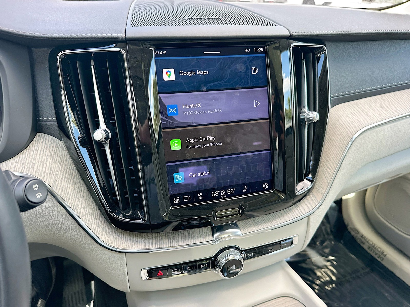 2022 Volvo XC60 - Photo 12
