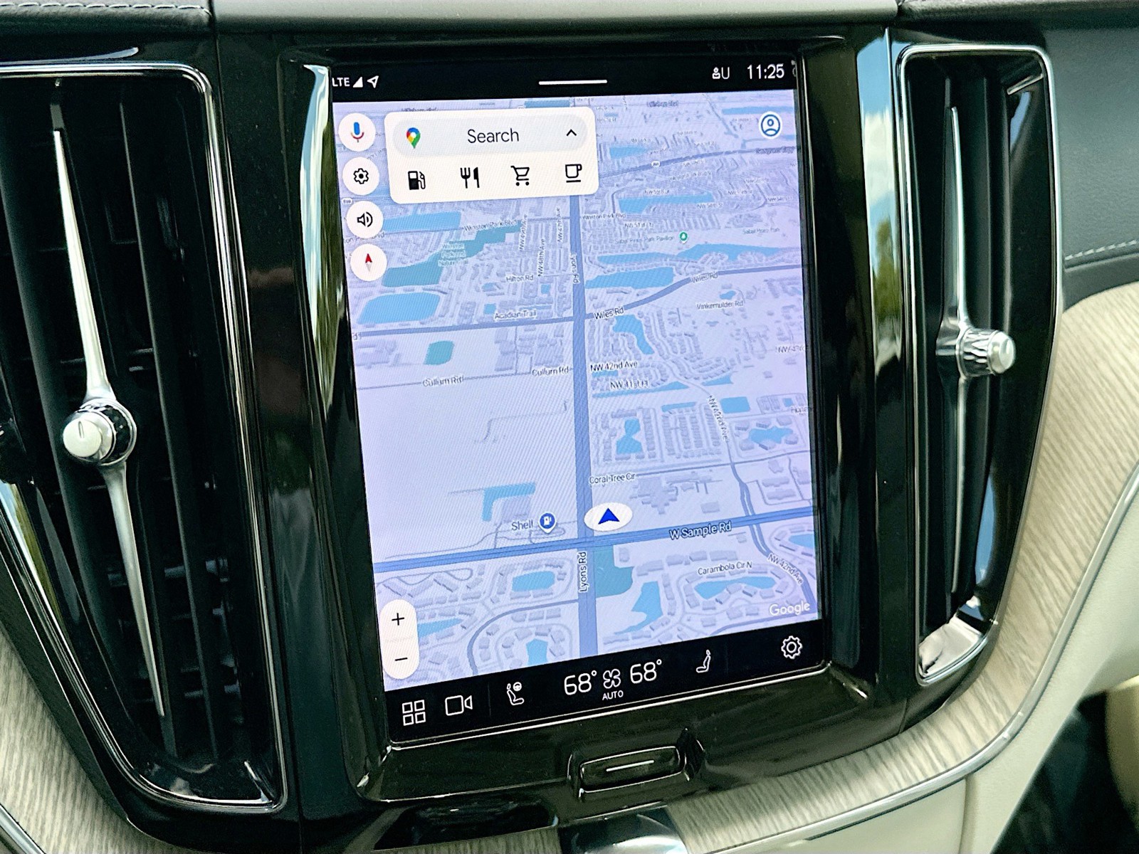2022 Volvo XC60 - Photo 13