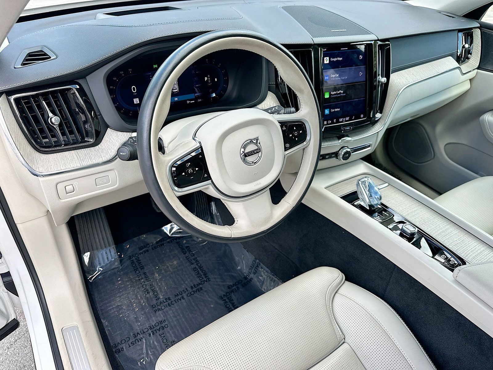 2022 Volvo XC60 - Photo 9