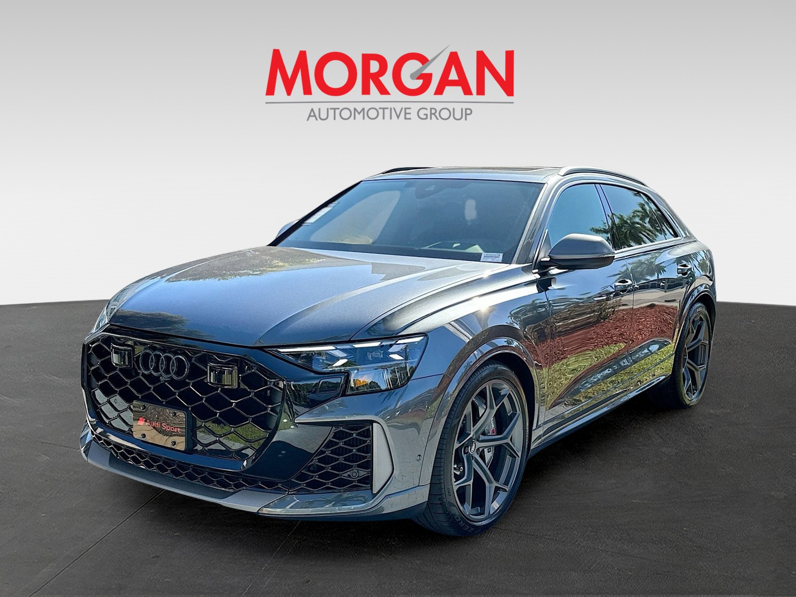 2025 Audi RS Q8 - Photo 2