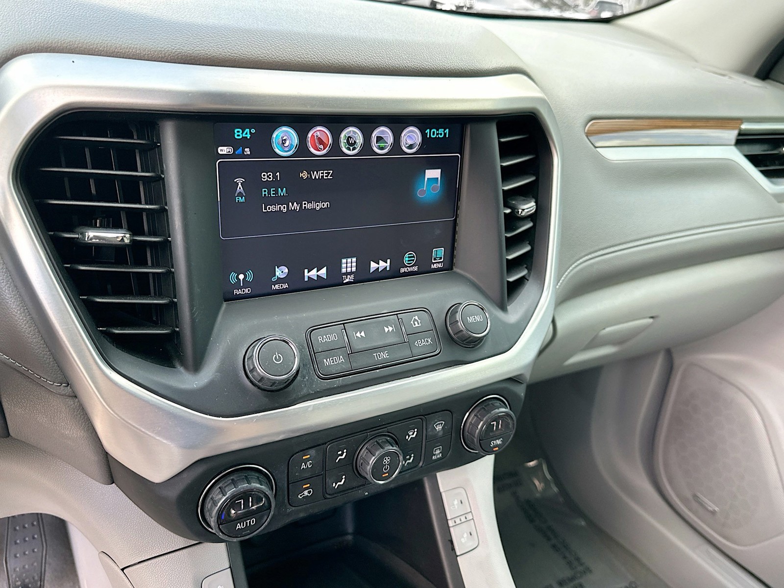 2018 GMC Acadia - Photo 13