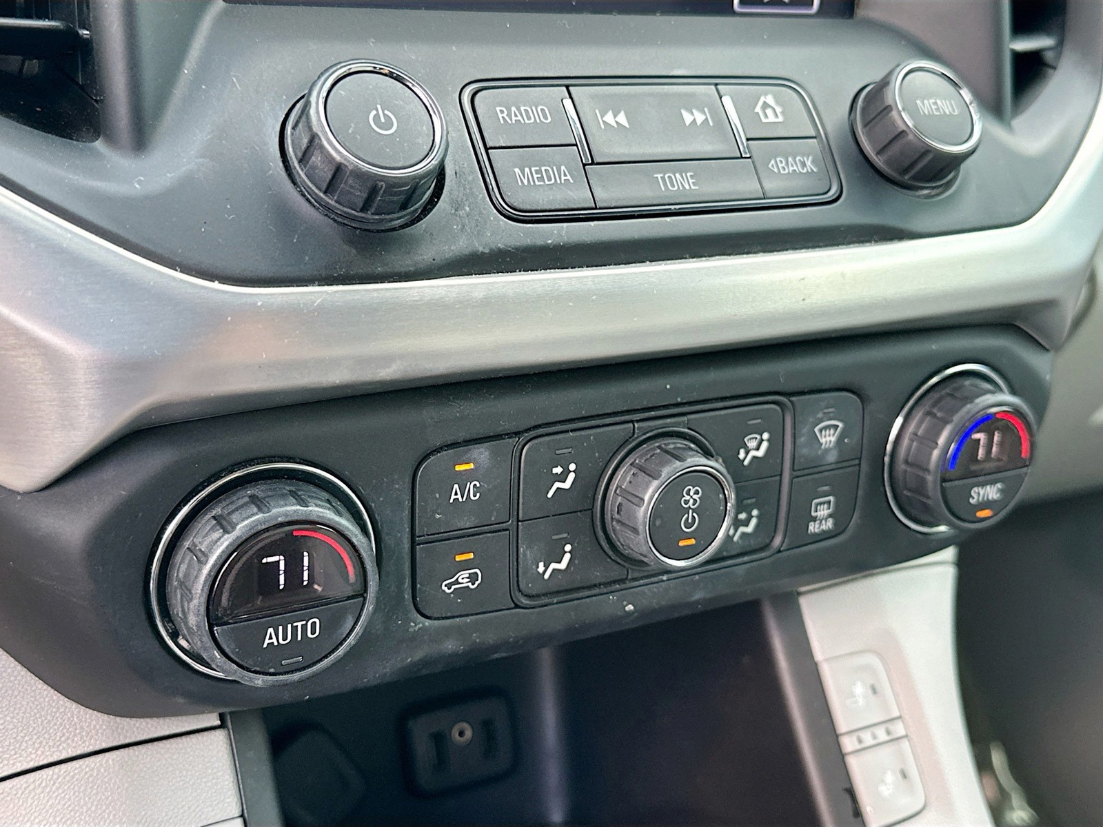 2018 GMC Acadia - Photo 15