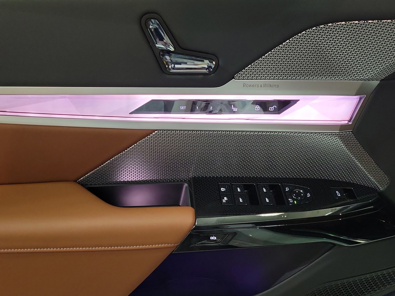 2025 BMW i7 - Photo 16