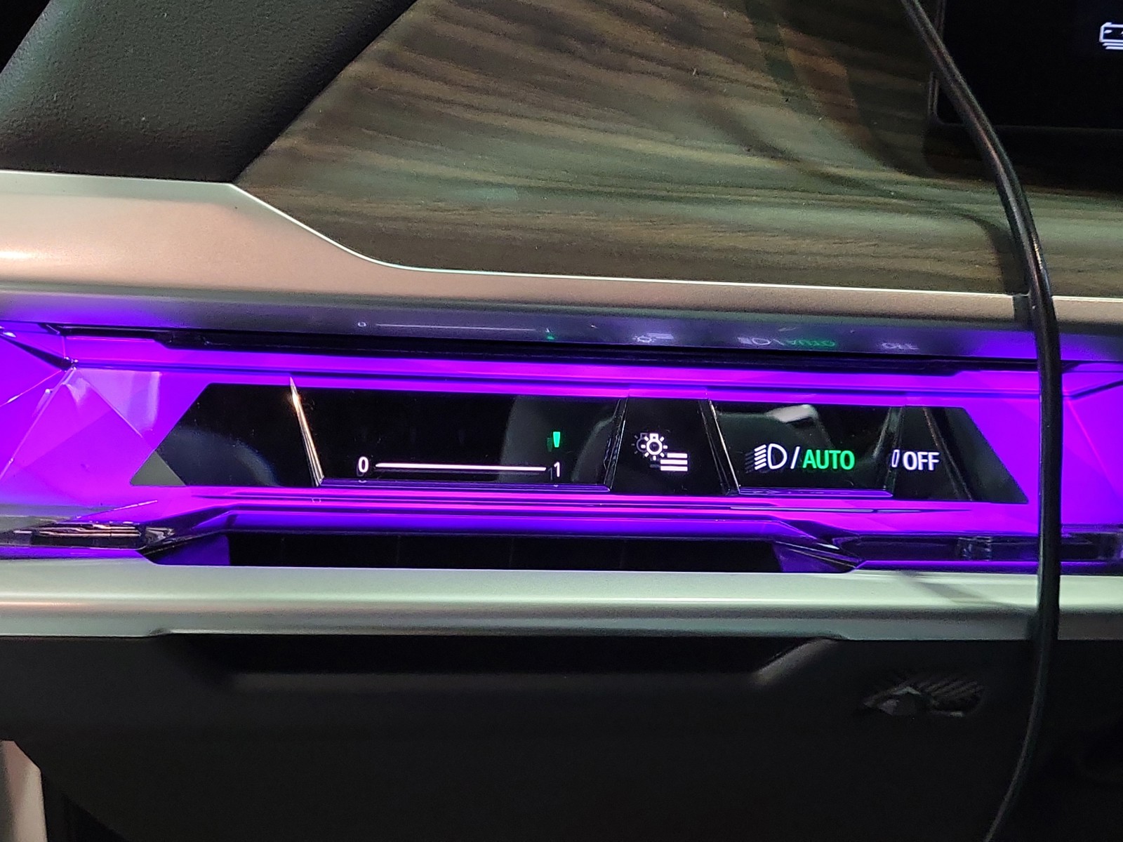 2025 BMW i7 - Photo 18
