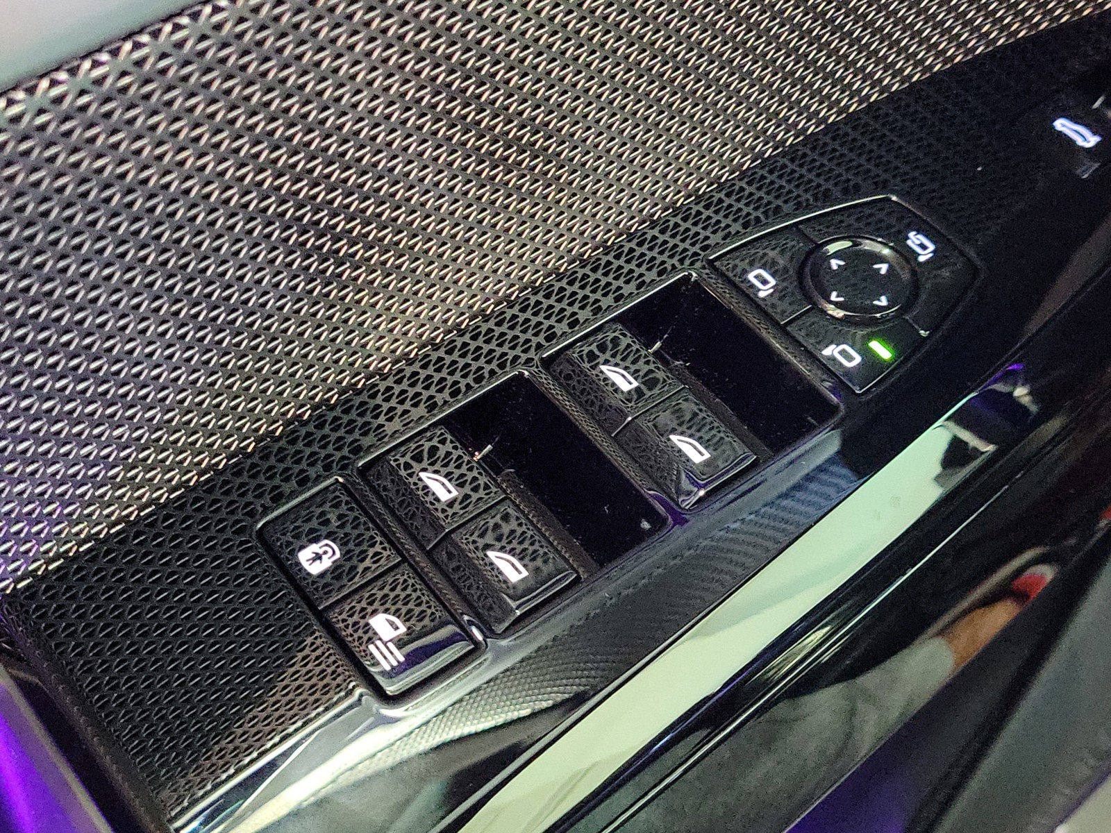 2025 BMW i7 - Photo 25