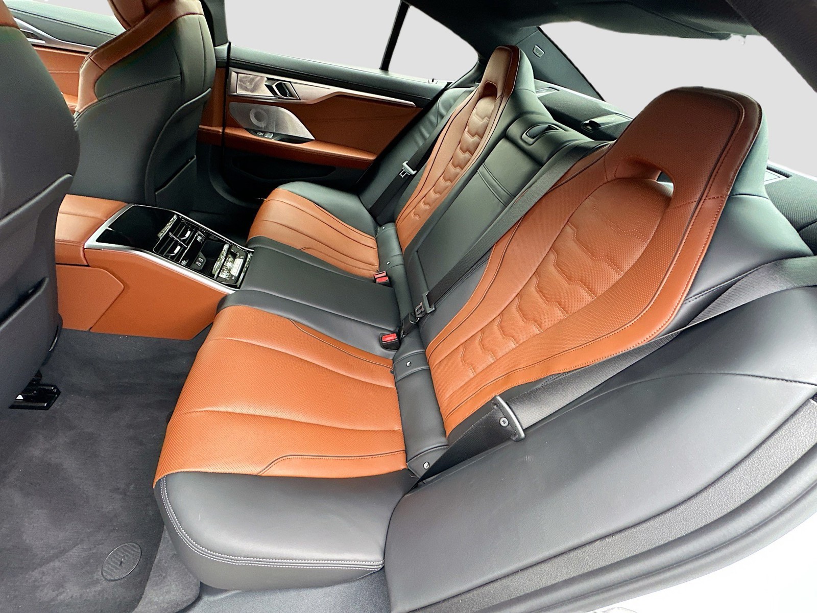 2026 BMW 8 Series - Photo 20