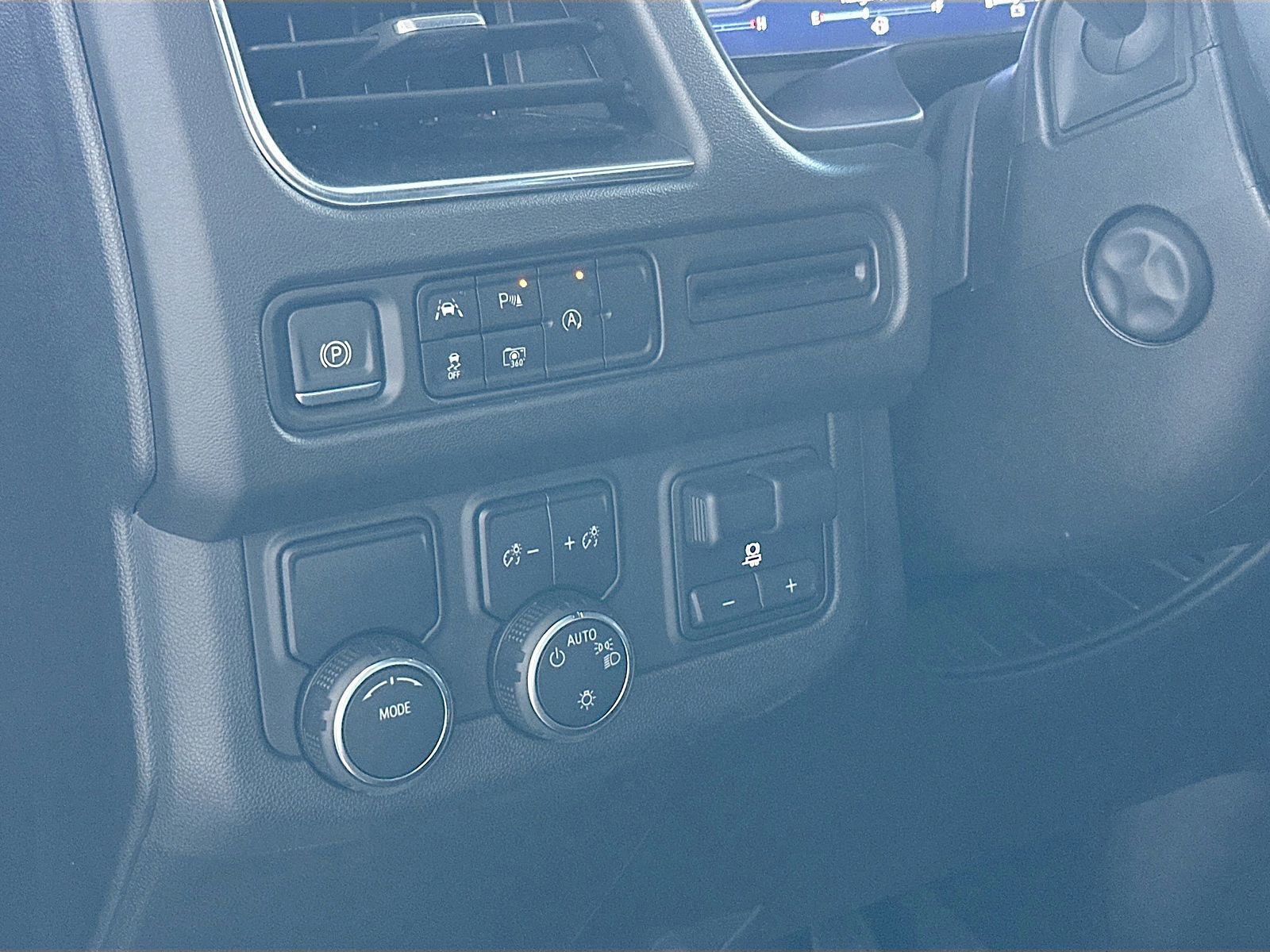 2024 Chevrolet Tahoe - Photo 10