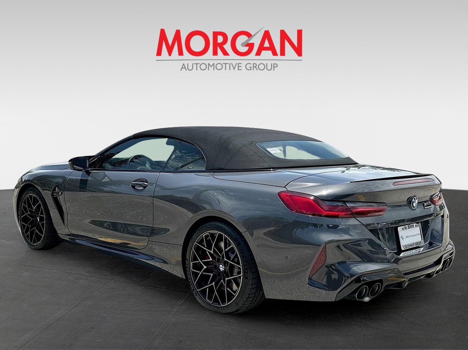 2022 BMW M8 - Photo 4