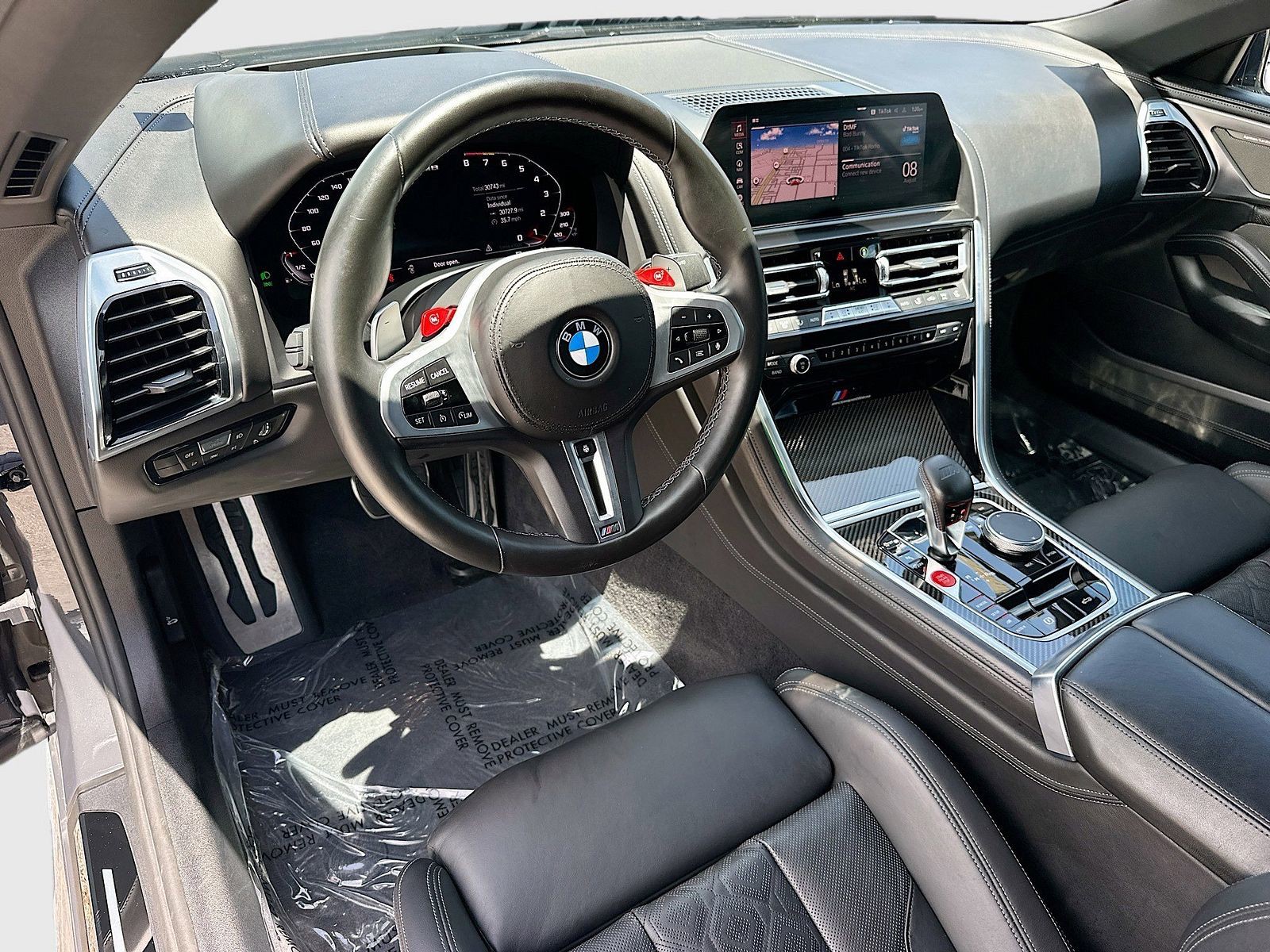 2022 BMW M8 - Photo 9