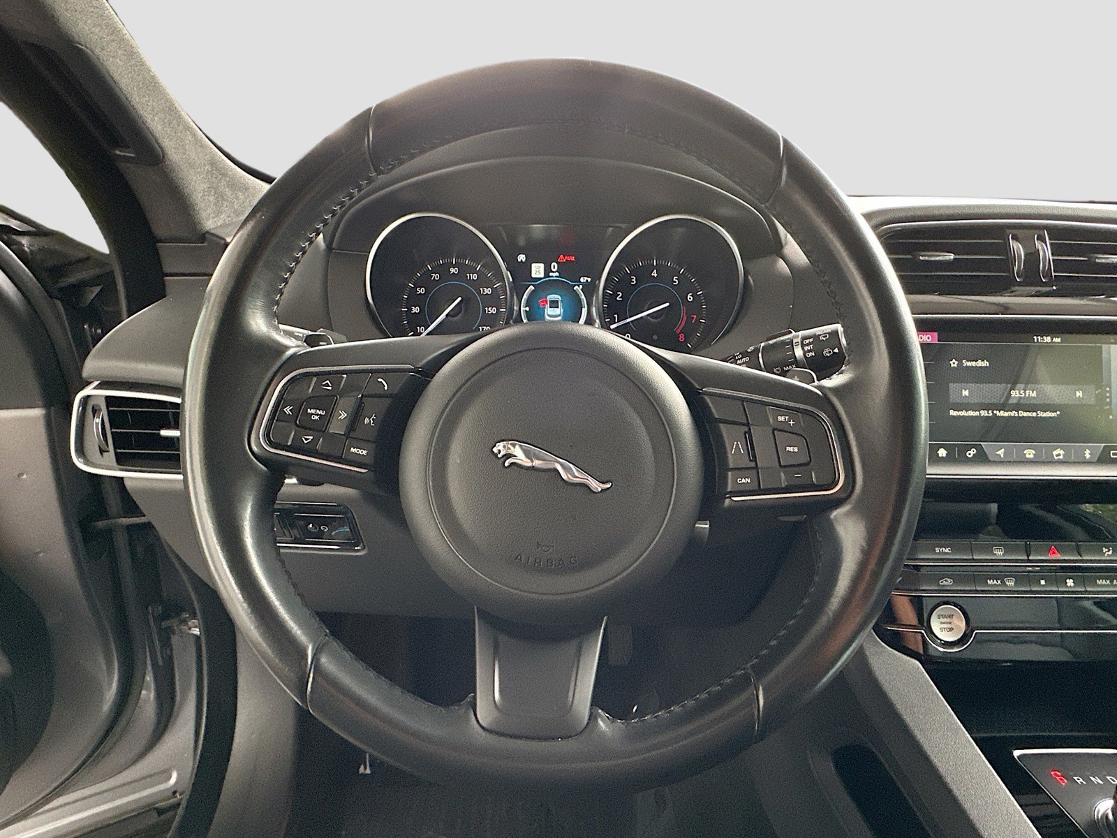 2020 Jaguar F-PACE - Photo 11