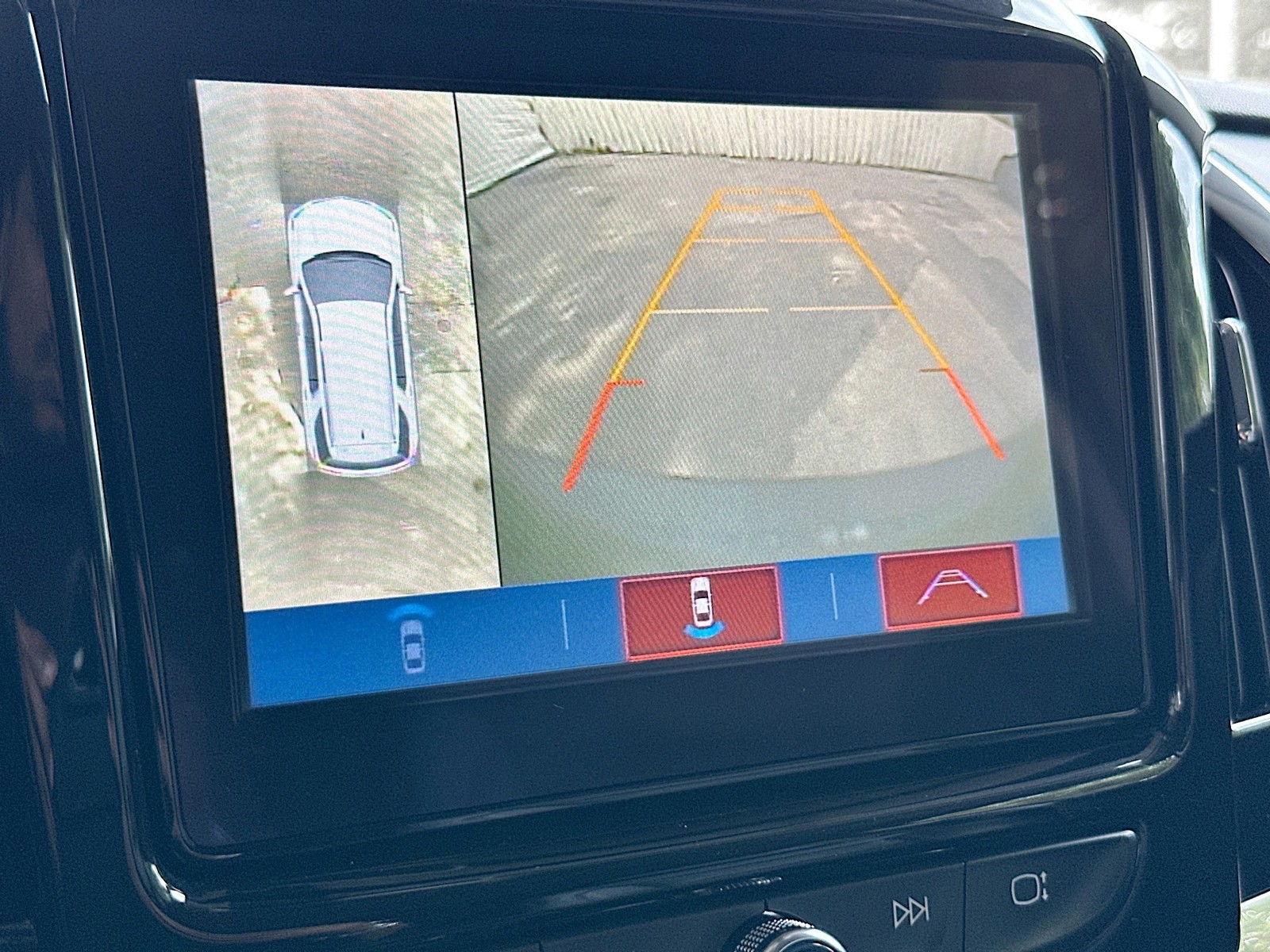 2019 Chevrolet Traverse - Photo 14