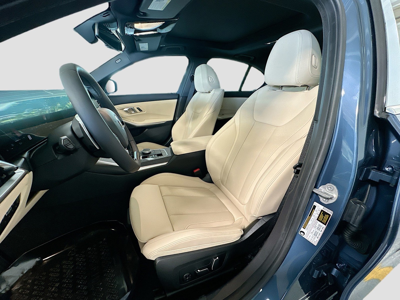 2026 BMW 3 Series - Photo 15