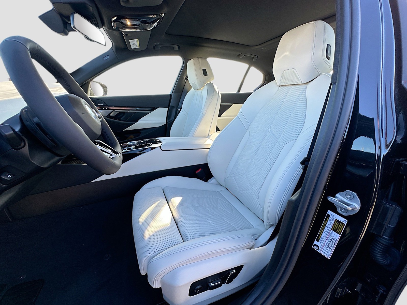 2026 BMW 5 Series - Photo 15