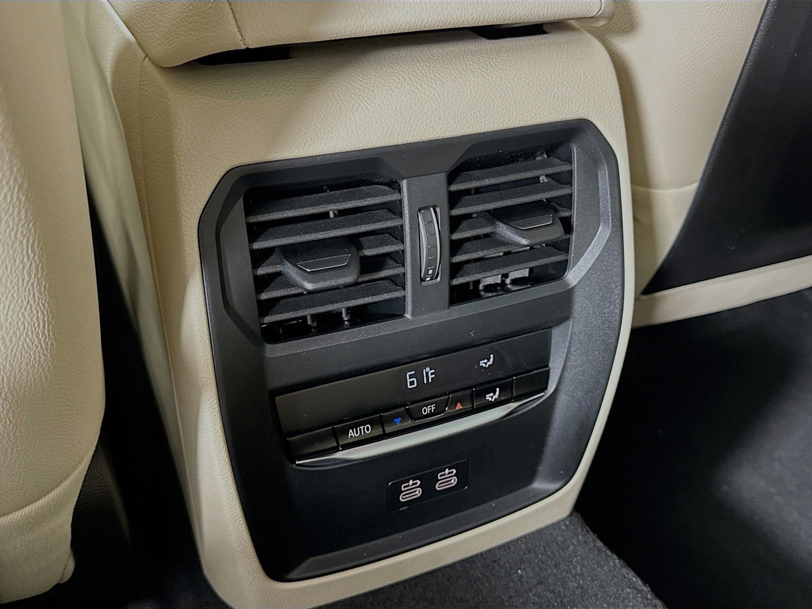 2025 BMW 3 Series - Photo 19