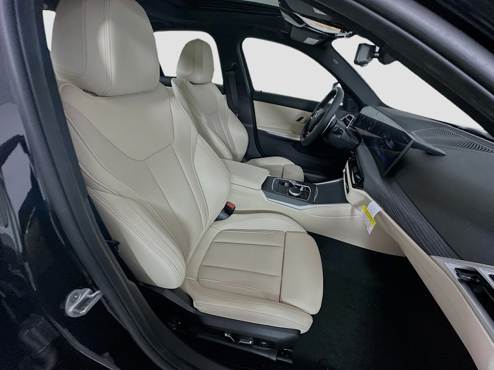 2025 BMW 3 Series - Photo 23