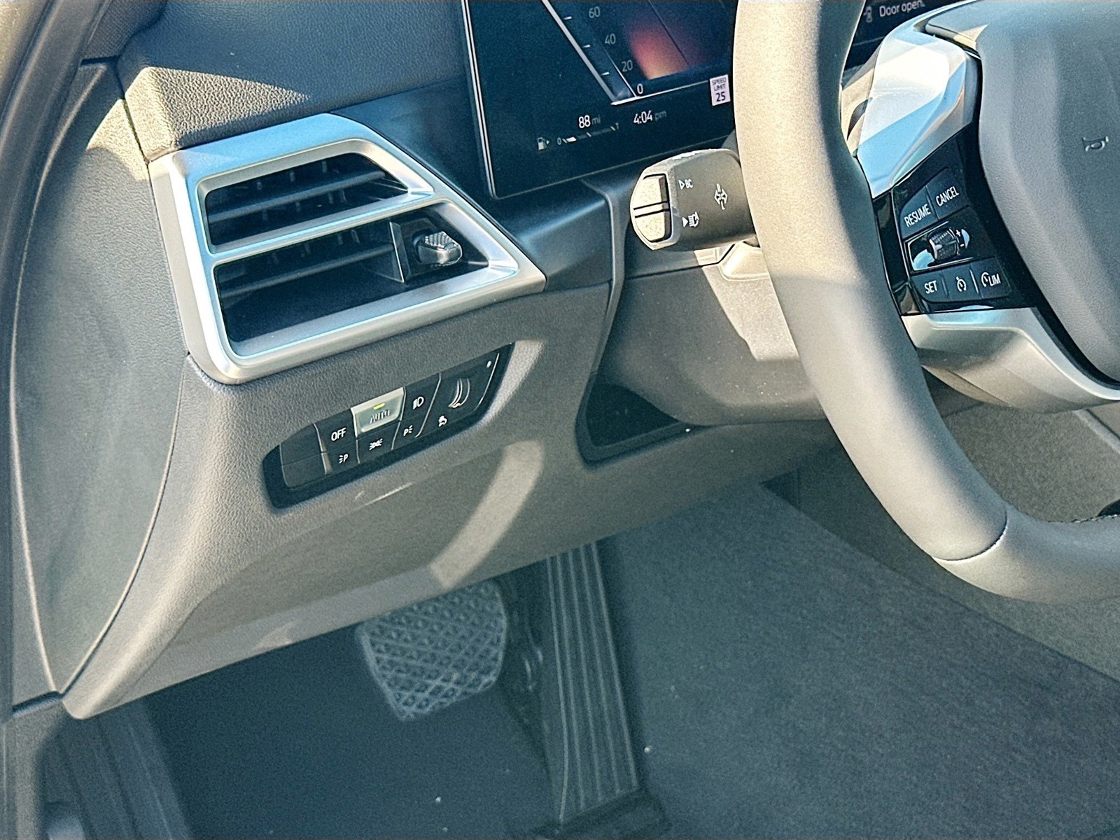 2025 BMW 3 Series - Photo 10