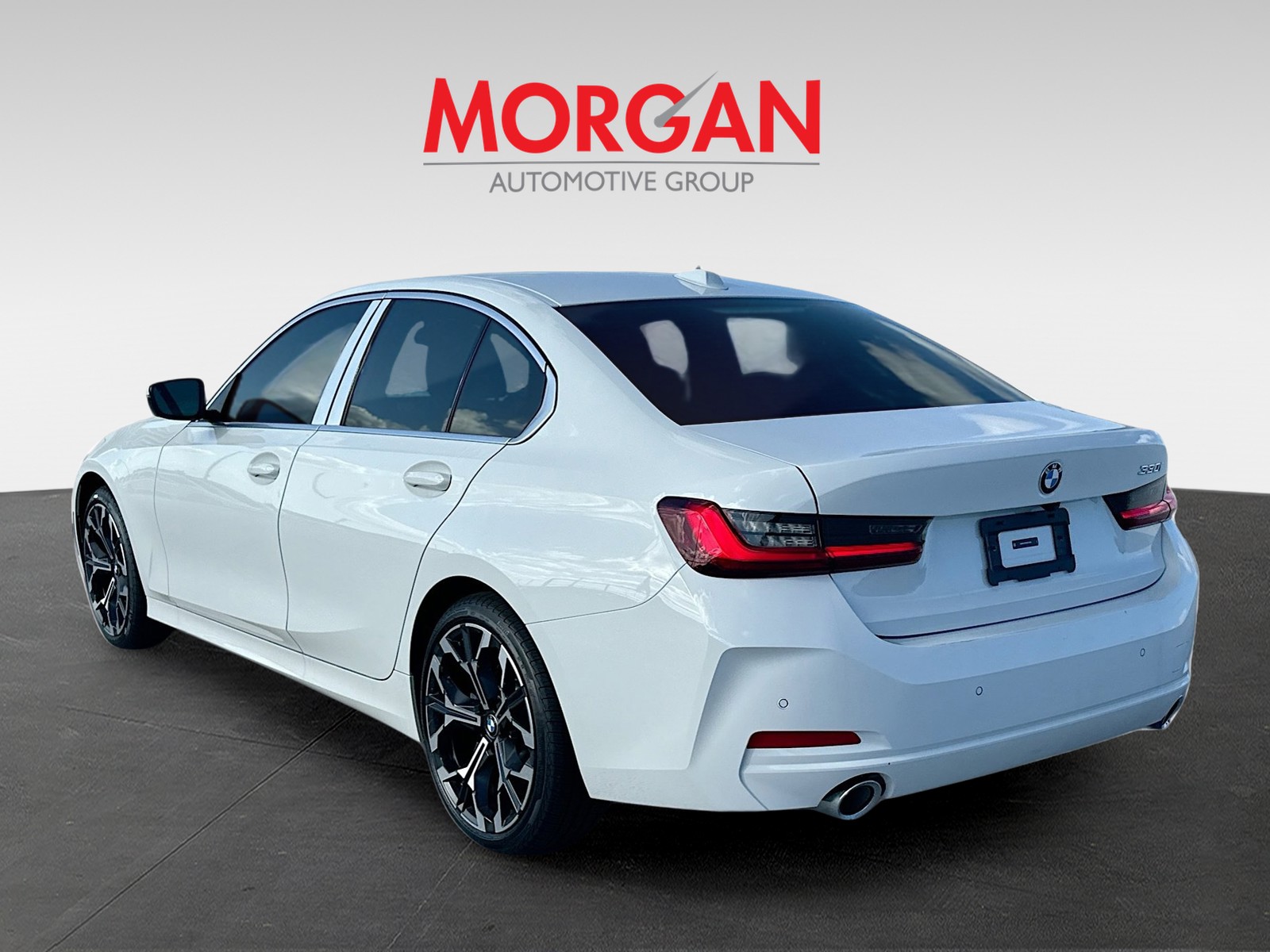 2025 BMW 3 Series - Photo 4