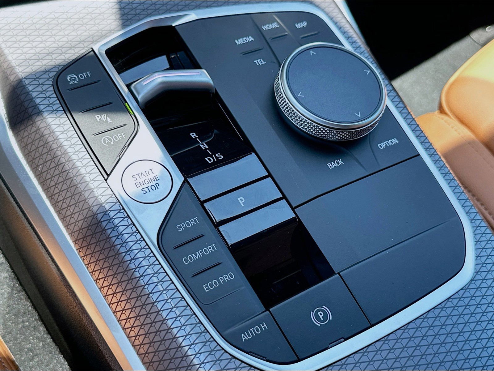 2025 BMW 3 Series - Photo 14