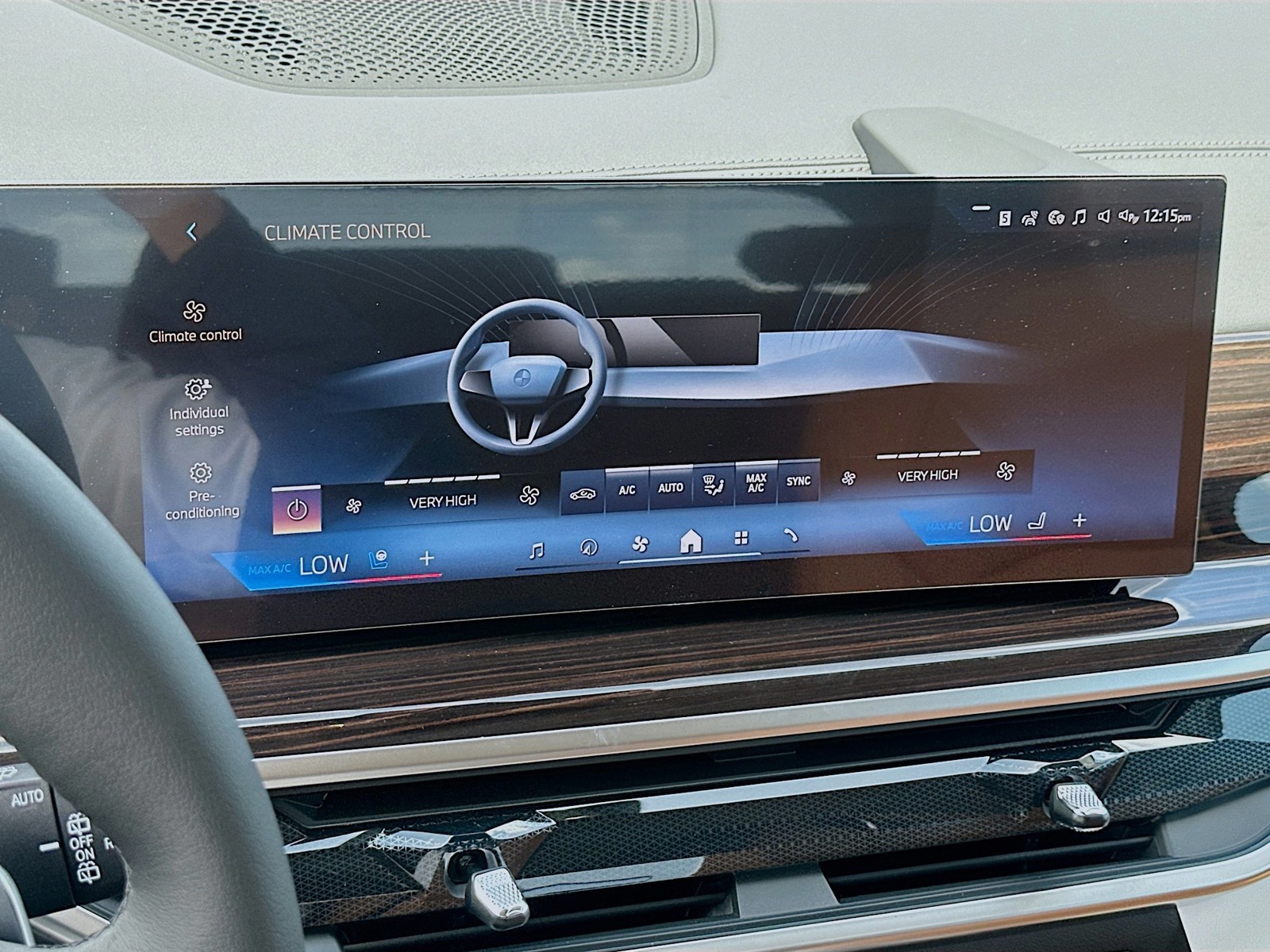 2026 BMW X7 - Photo 13