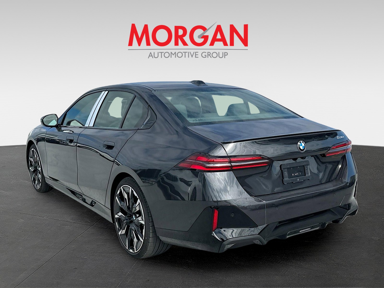 2025 BMW 5 Series - Photo 4