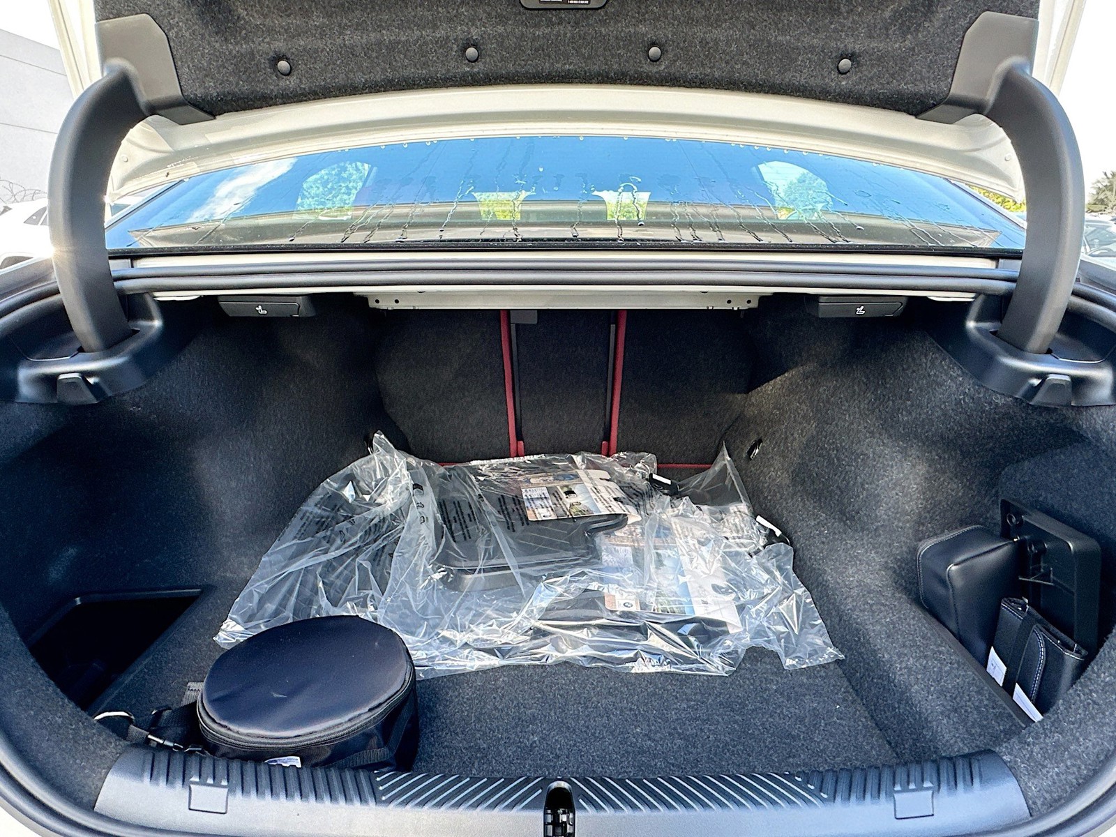 2026 BMW 5 Series - Photo 21