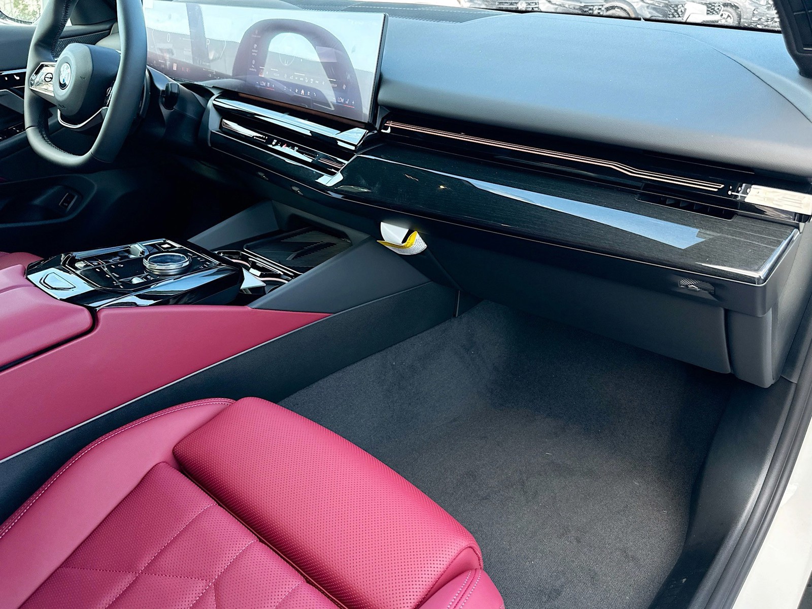 2026 BMW 5 Series - Photo 24
