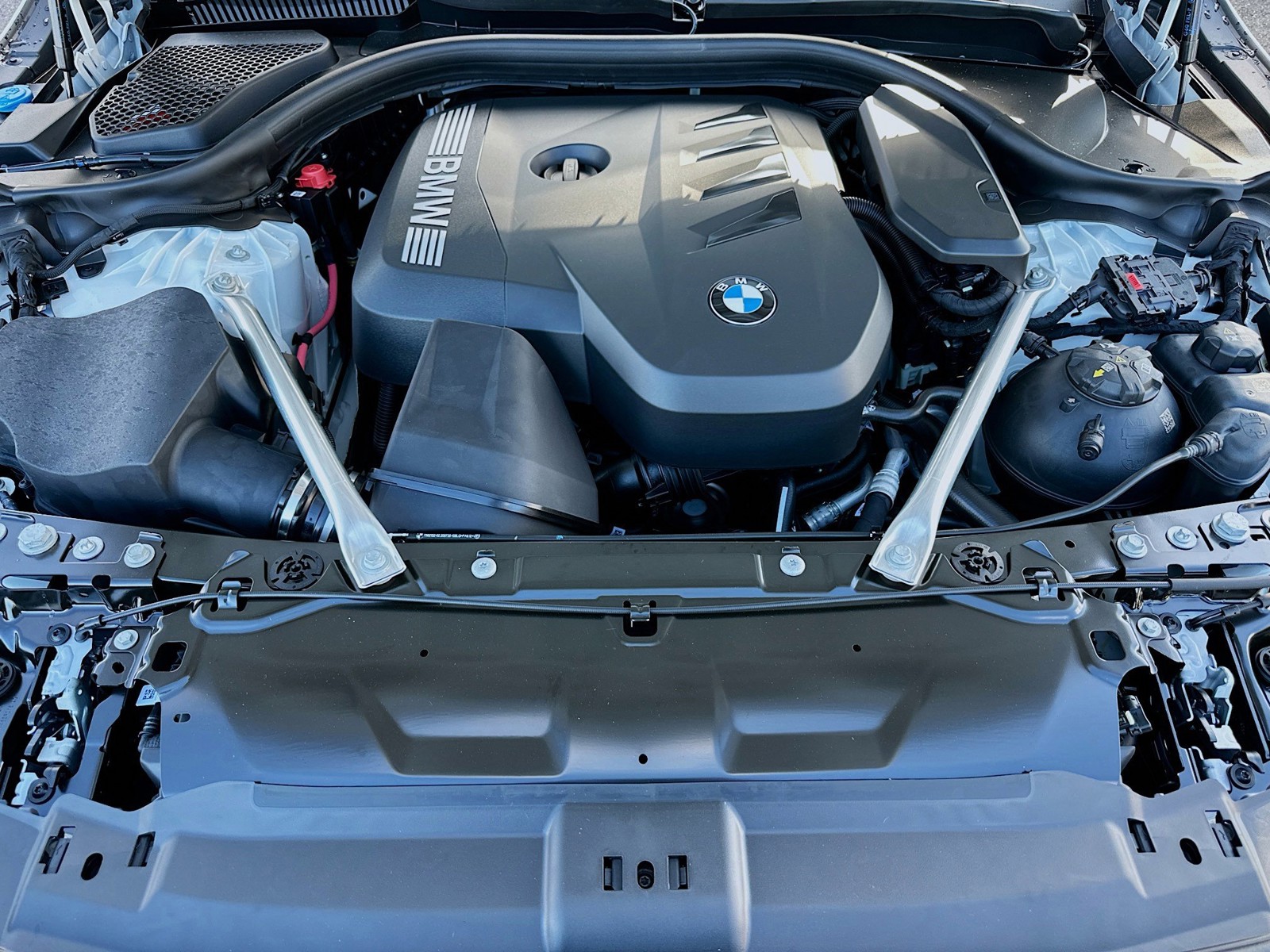 2026 BMW 5 Series - Photo 25