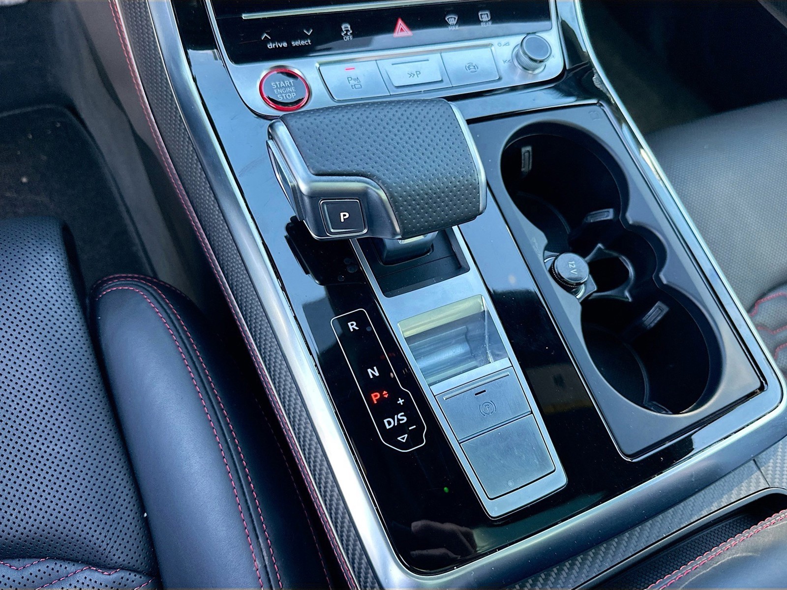 2024 Audi RS Q8 - Photo 15