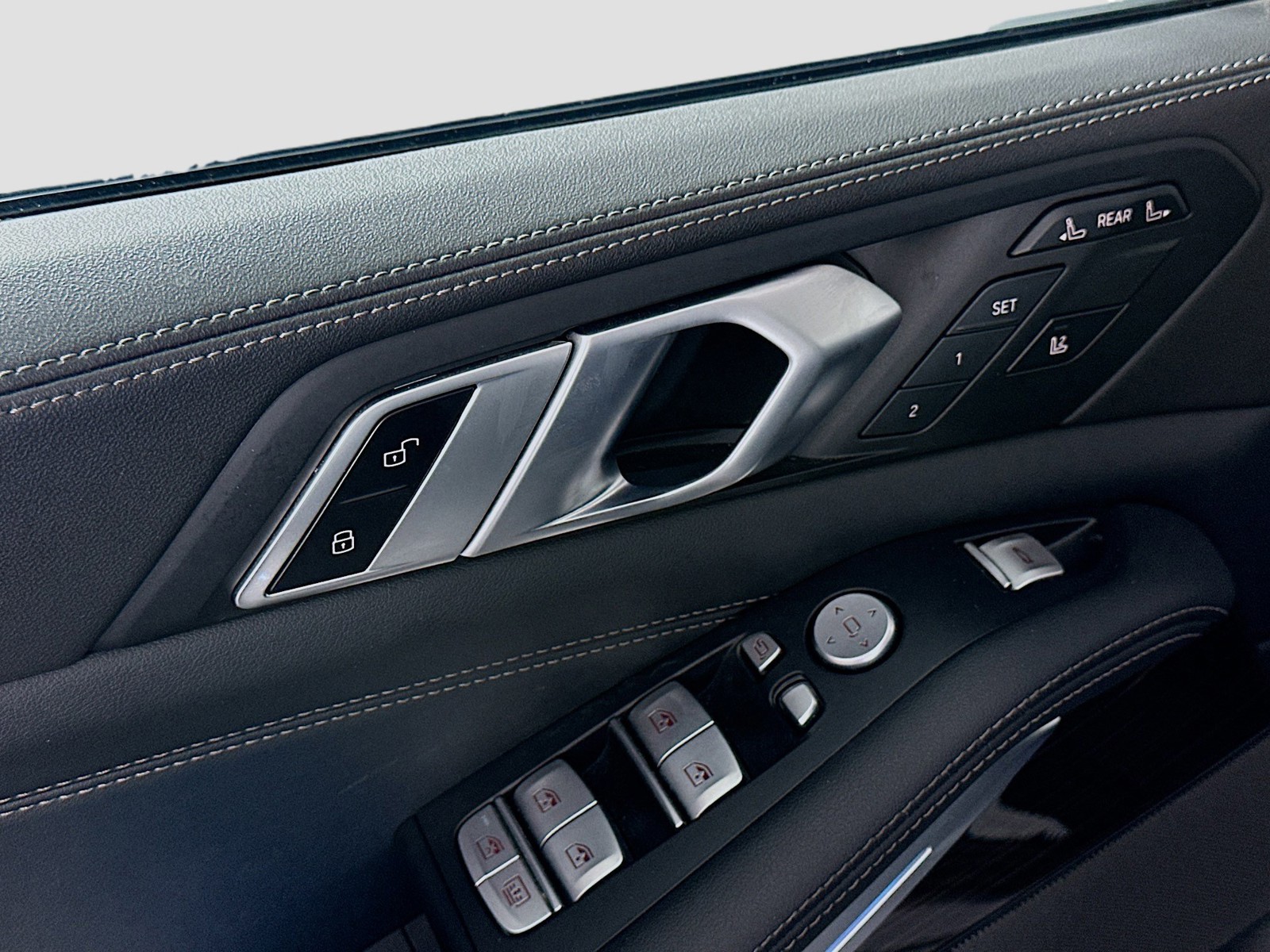 2024 BMW X7 - Photo 16