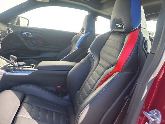 2025 BMW M2 - Photo 10
