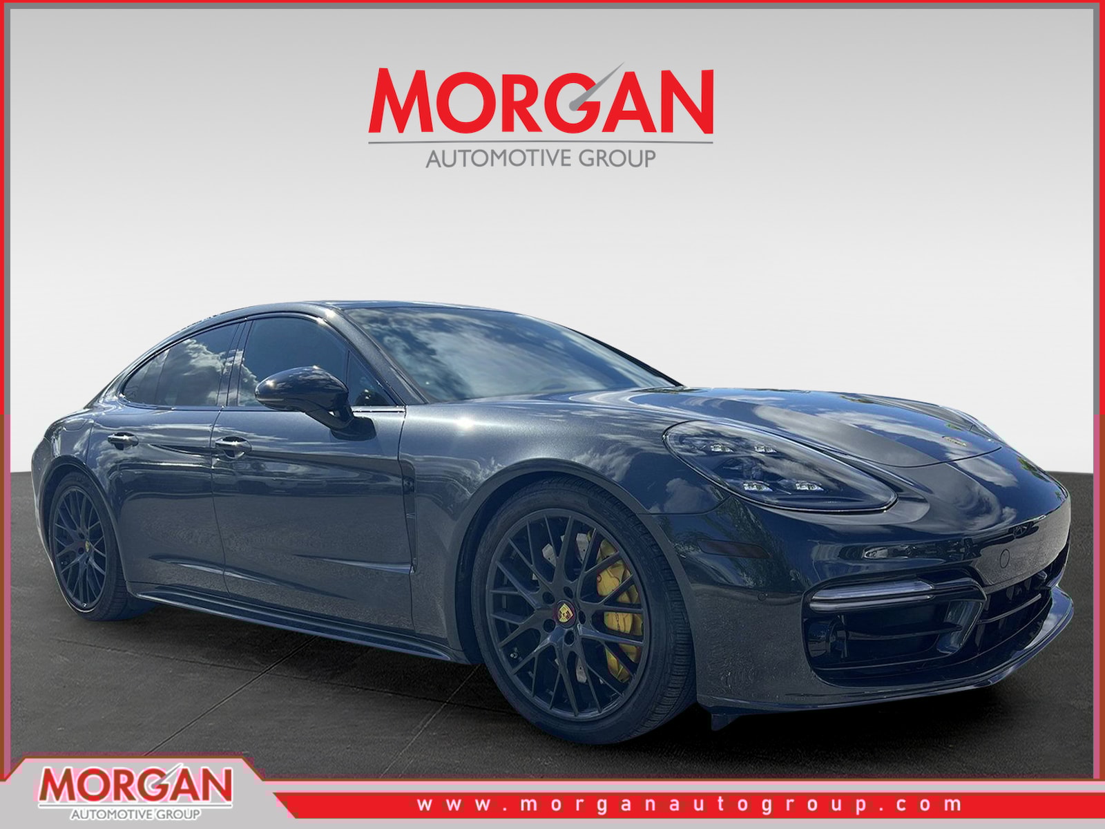 2023 Porsche Panamera Turbo S's photo