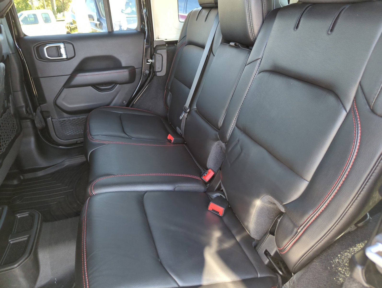 2021 Jeep Wrangler - Photo 15