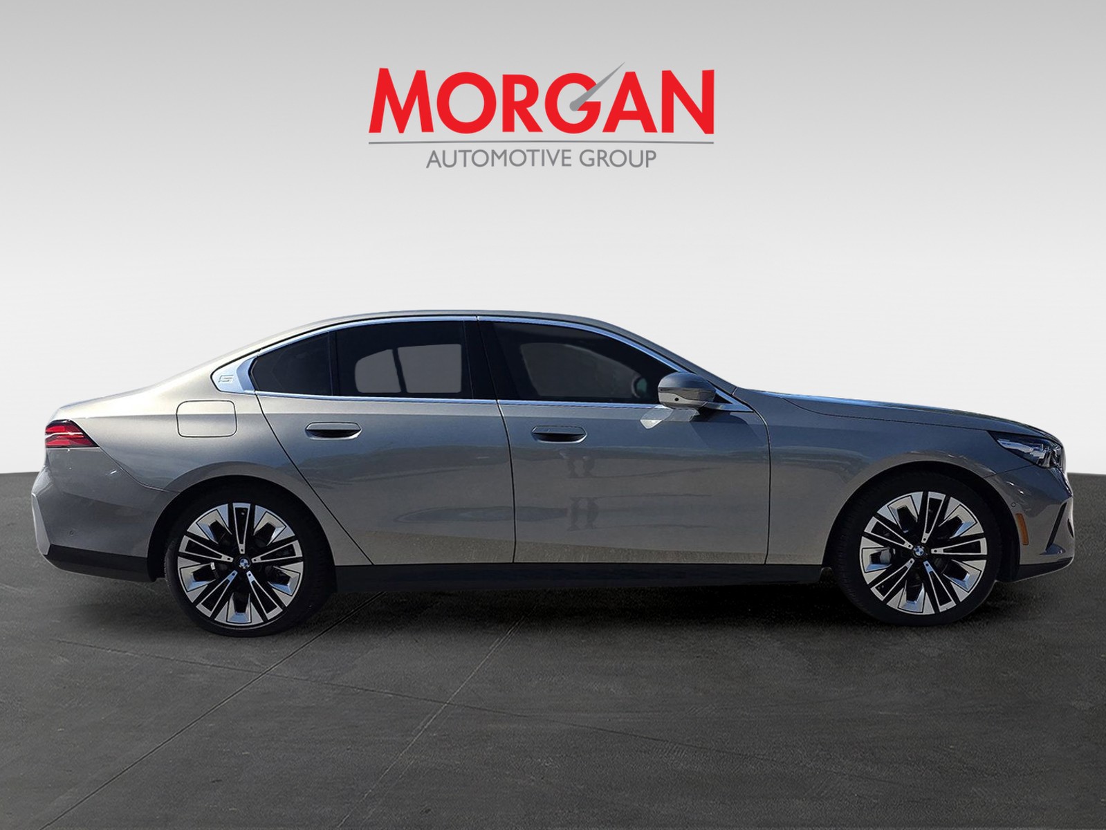 2025 BMW 5 Series - Photo 7