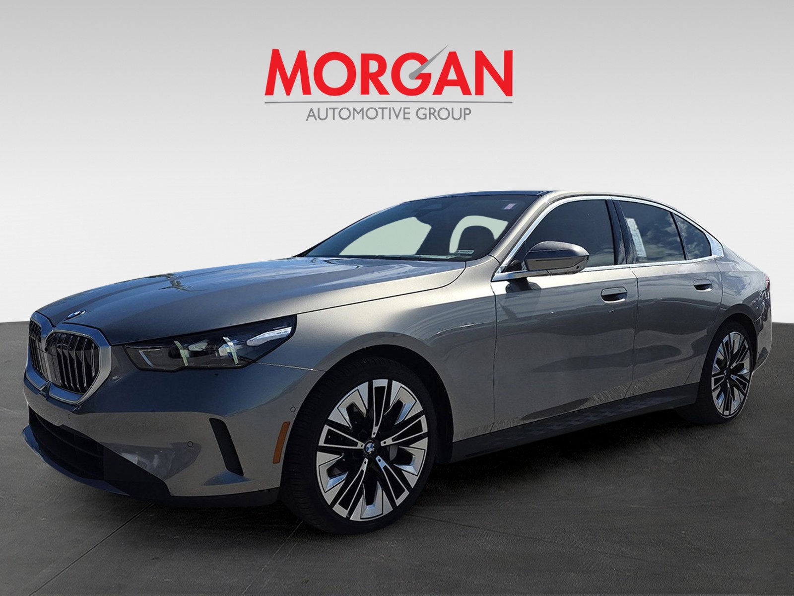 2025 BMW 5 Series - Photo 2