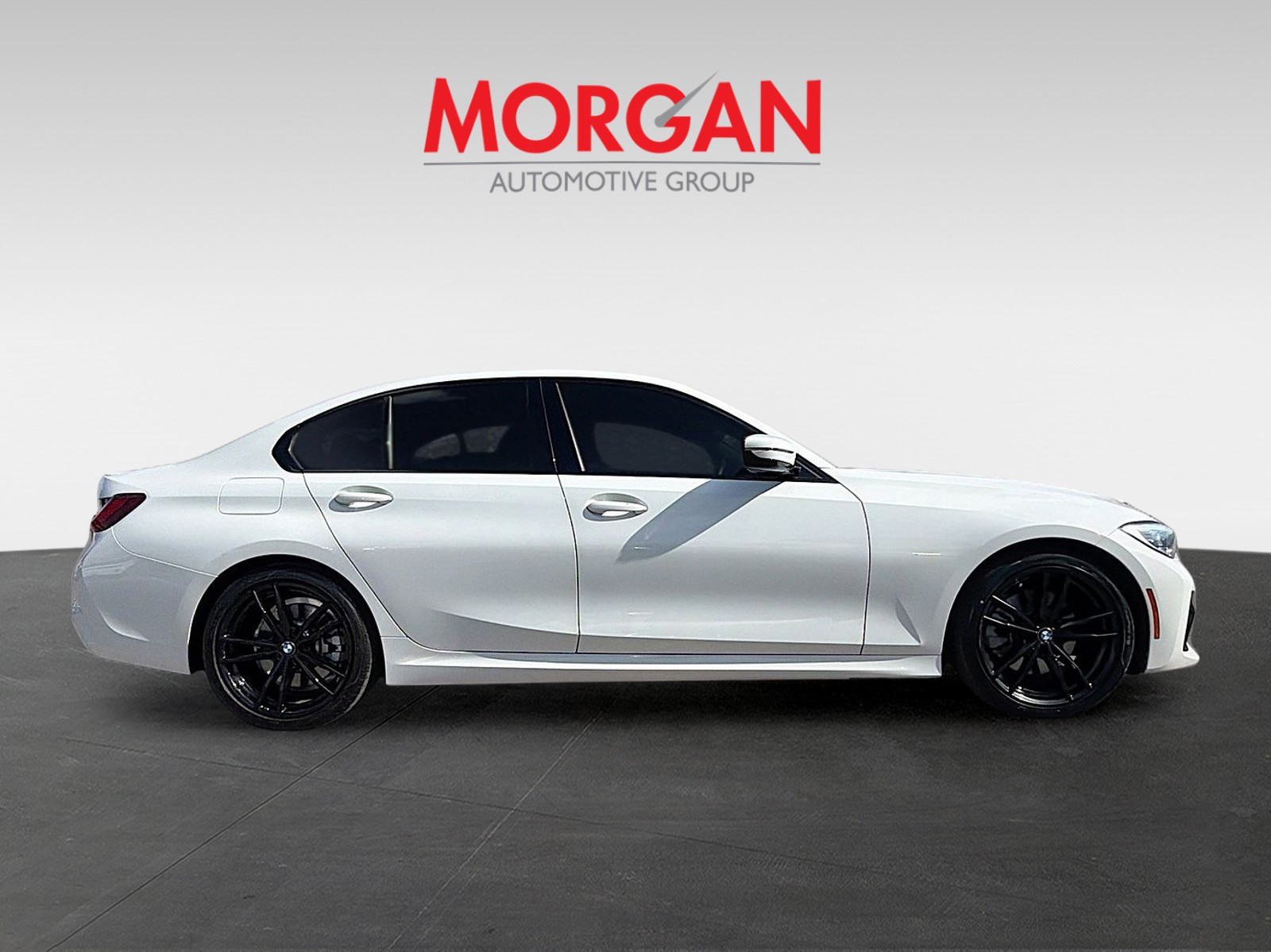 2022 BMW 3 Series - Photo 2