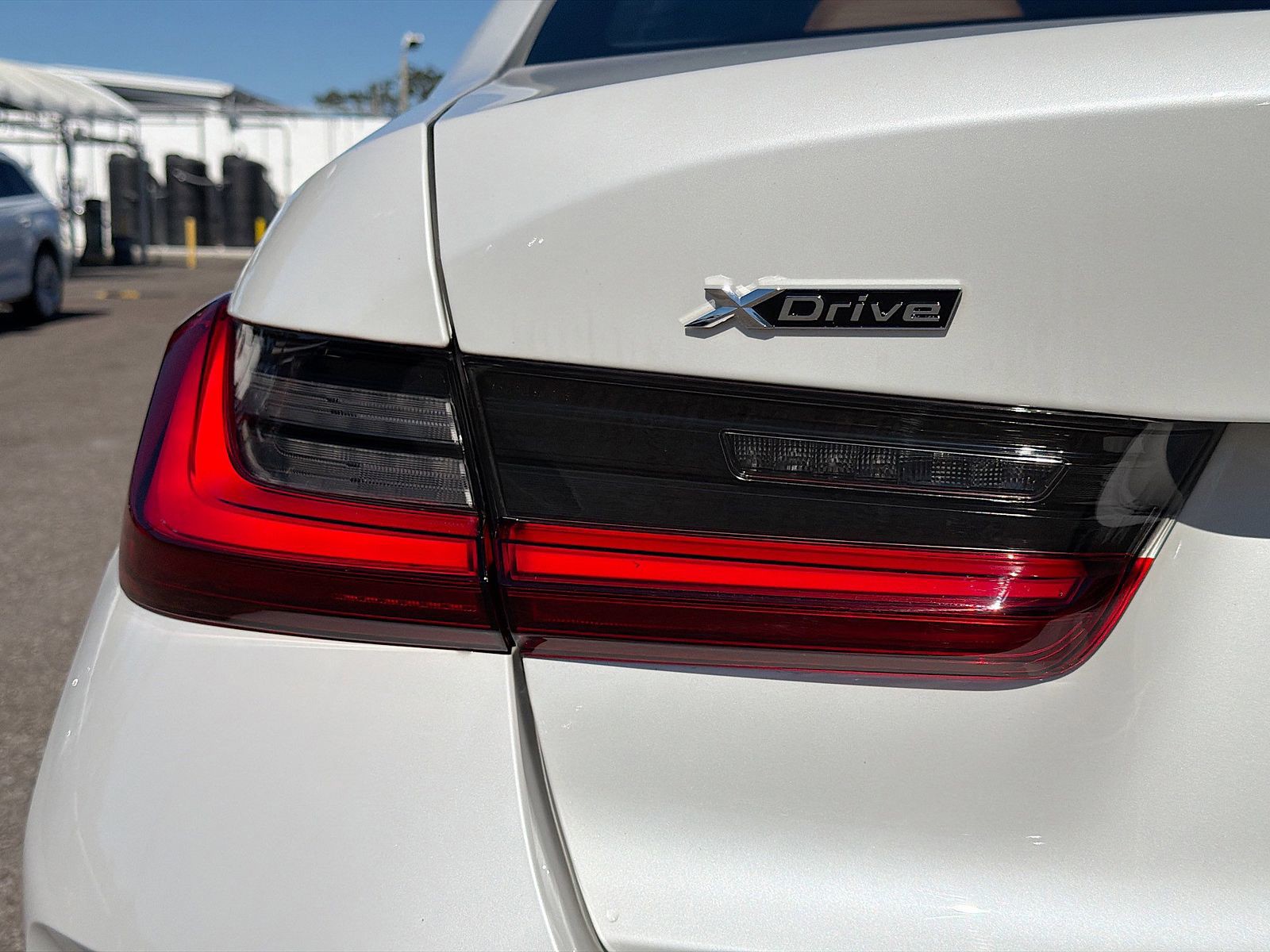 2025 BMW 3 Series - Photo 10