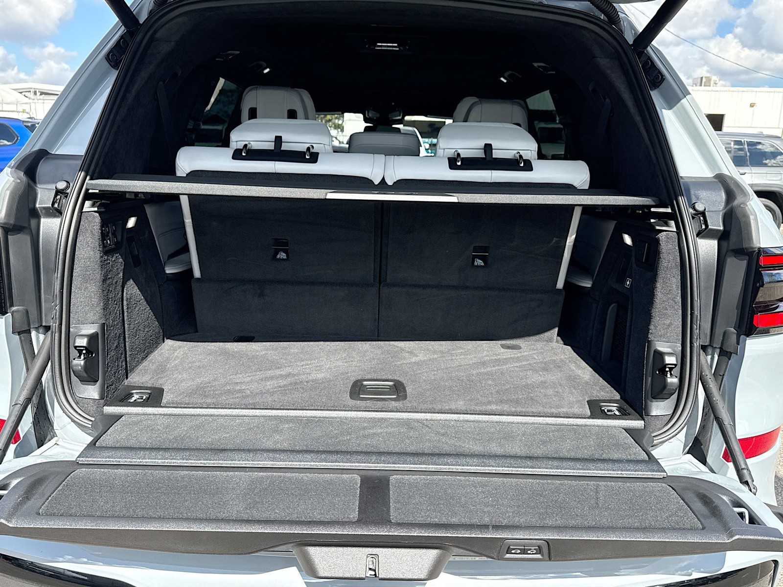 2026 BMW X7 - Photo 12