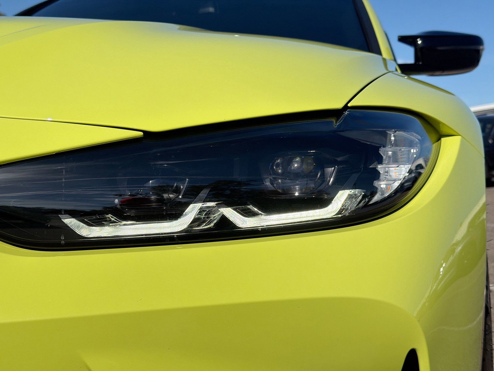 2022 BMW M3 - Photo 9