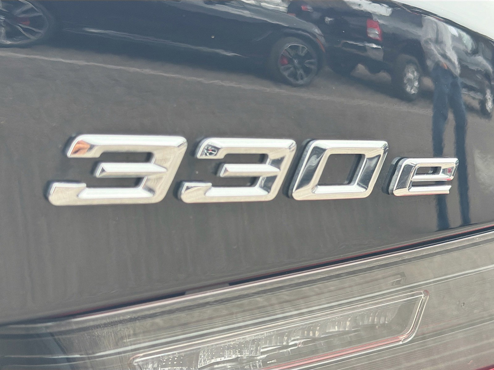 2022 BMW 3 Series - Photo 12