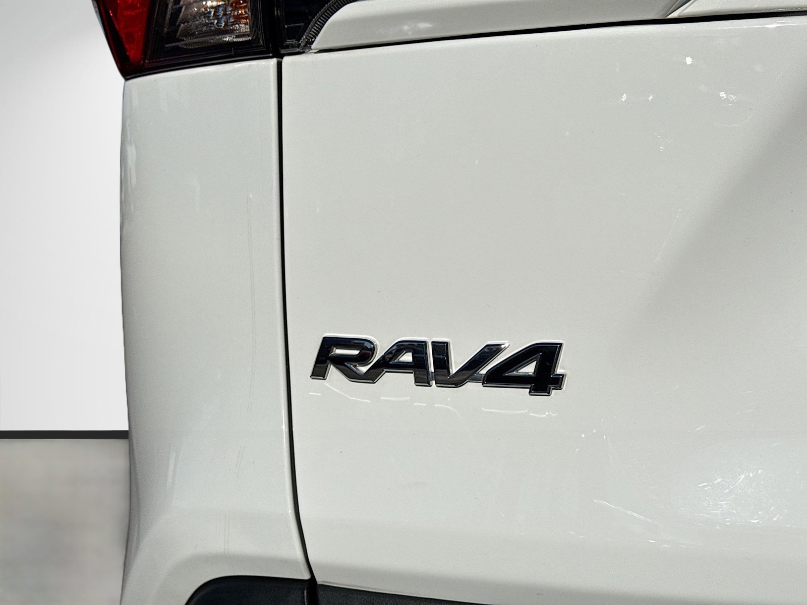 2024 Toyota RAV4 - Photo 11