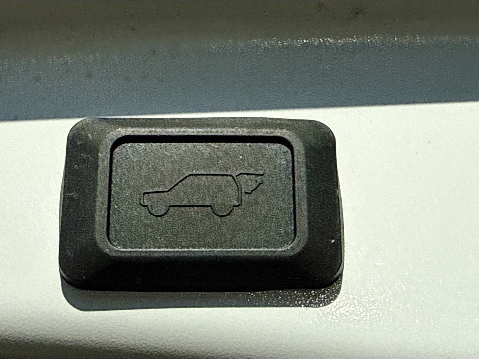 2024 Toyota RAV4 - Photo 13