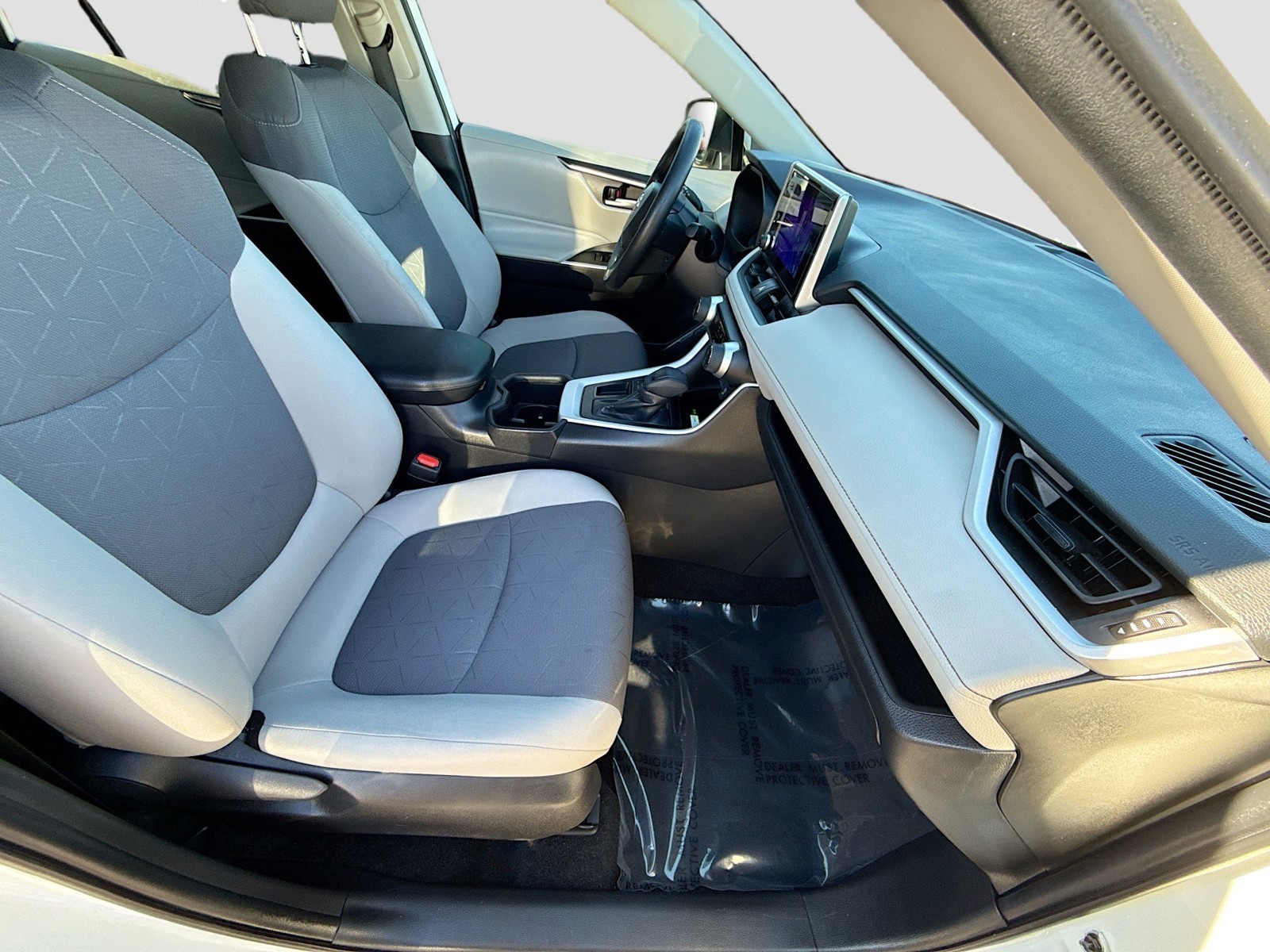 2024 Toyota RAV4 - Photo 15