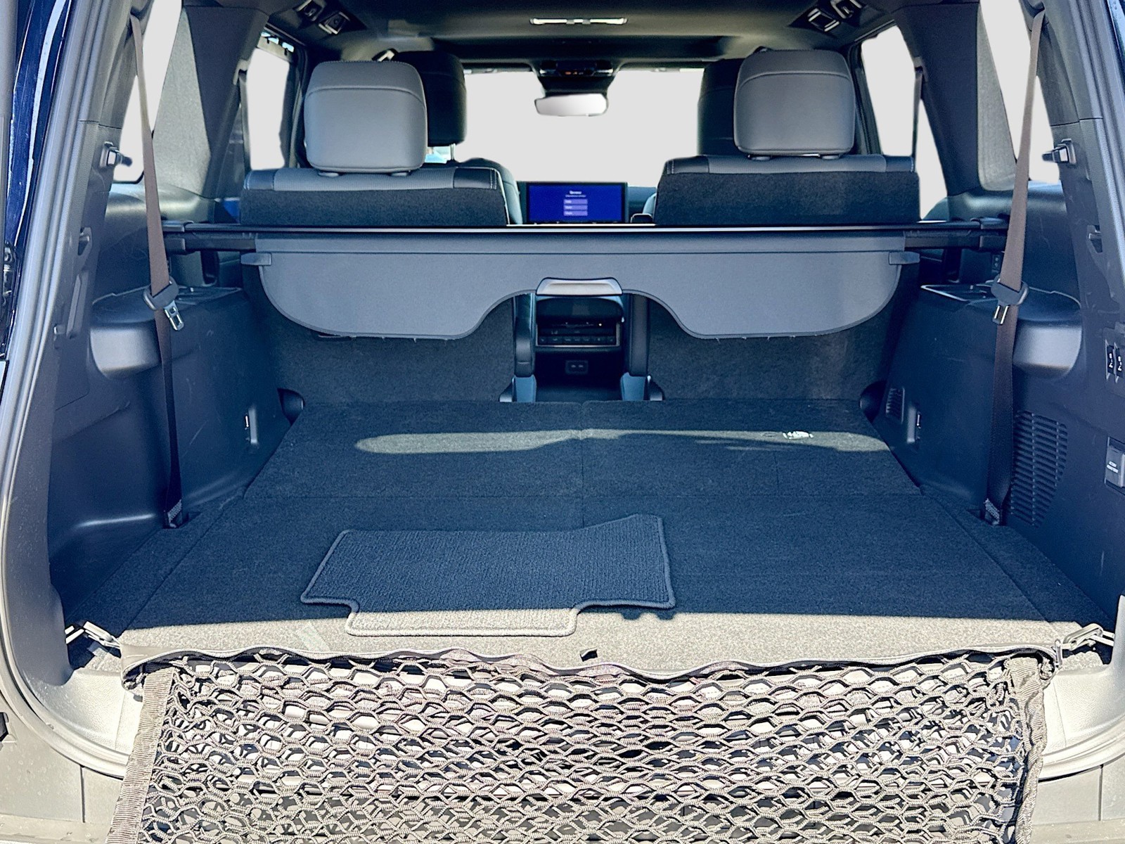 2025 Lexus GX - Photo 12