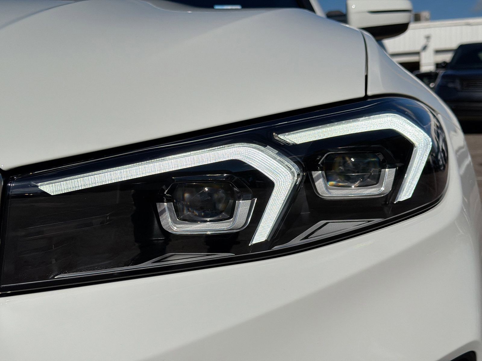 2026 BMW 3 Series - Photo 9