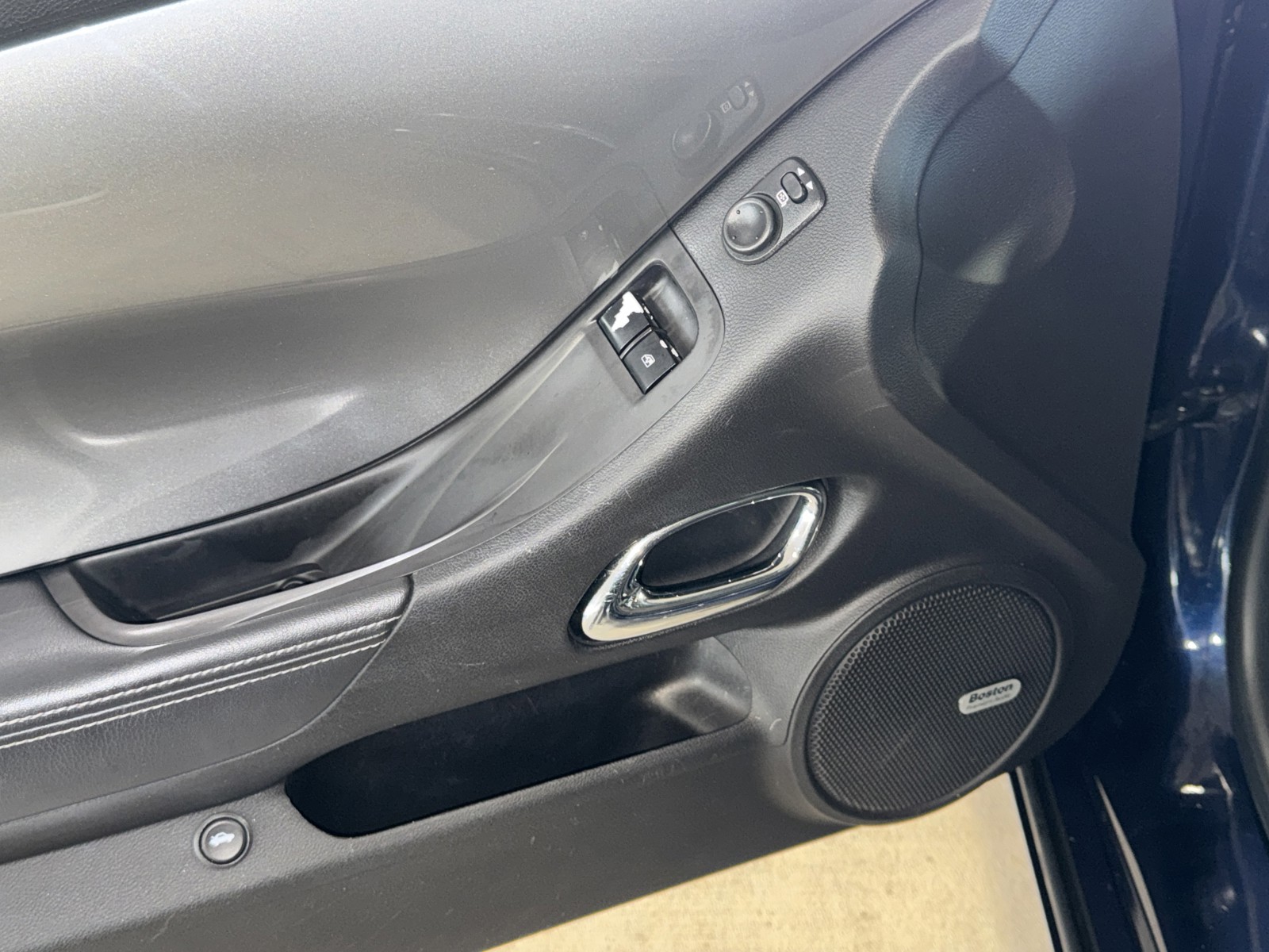 2010 Chevrolet Camaro - Photo 14