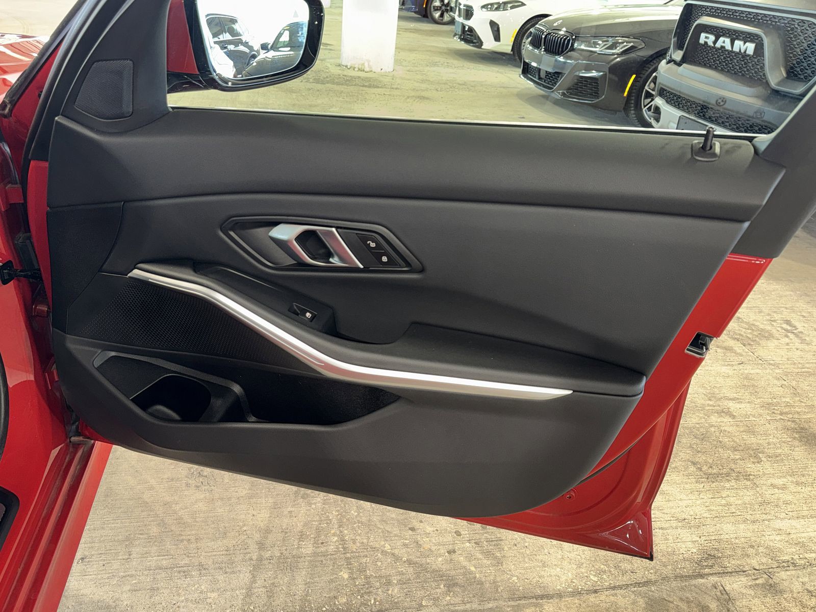 2024 BMW 3 Series - Photo 9