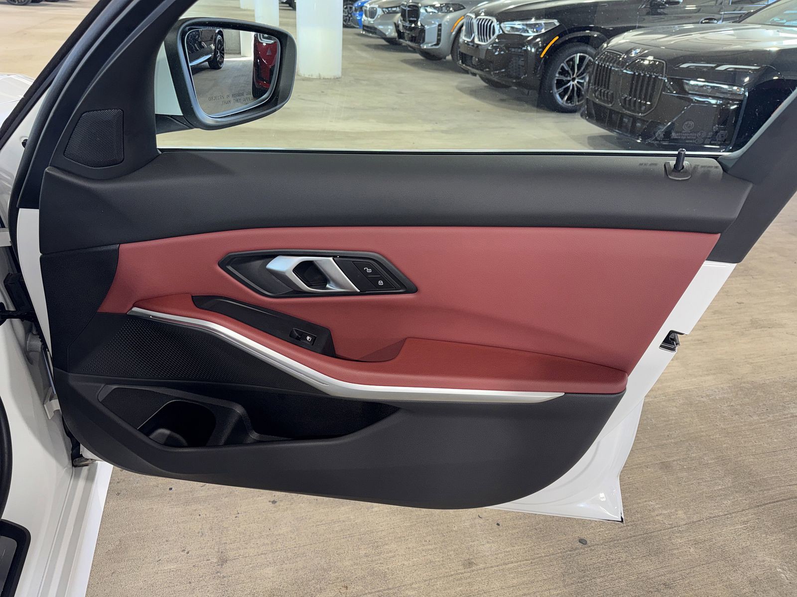 2025 BMW 3 Series - Photo 9